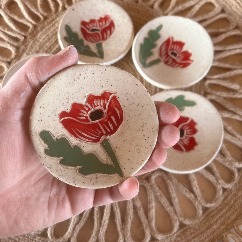 Red Poppy Sgraffito Tea Rest 3" Dish