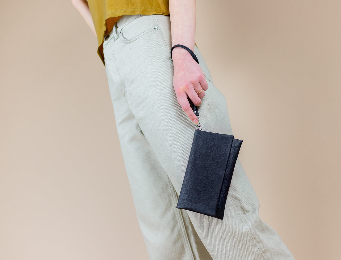 Mavi Slim Wallet in Black