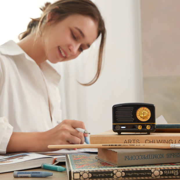 Vintage Bluetooth Speaker + Radio, Black