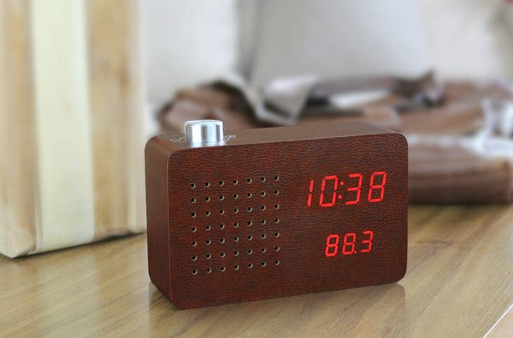 Radio Click Clock - Leatherette