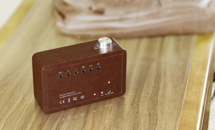 Radio Click Clock - Leatherette