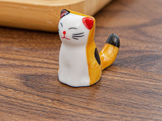 Ceramic Cat, Upright, Wht/Or (F)