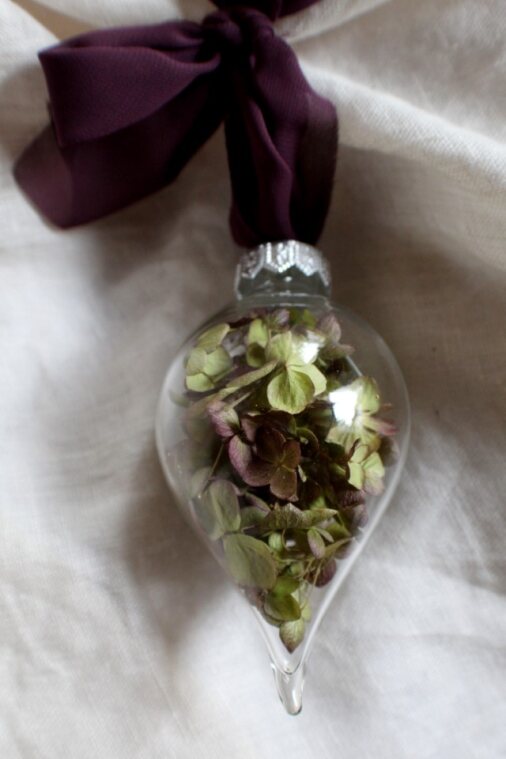 Grace Ornament, Teardrop